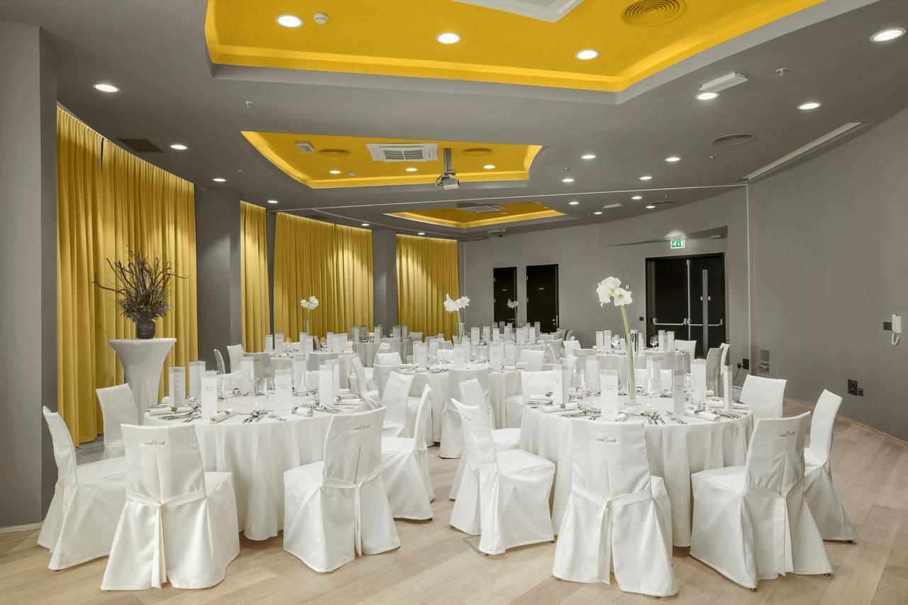 Mond, Resort&entertainment
